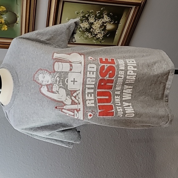 Fruit of the Loom retired nurse grey tee shirt Rosie the Riveter size Large - Picture 2 of 10